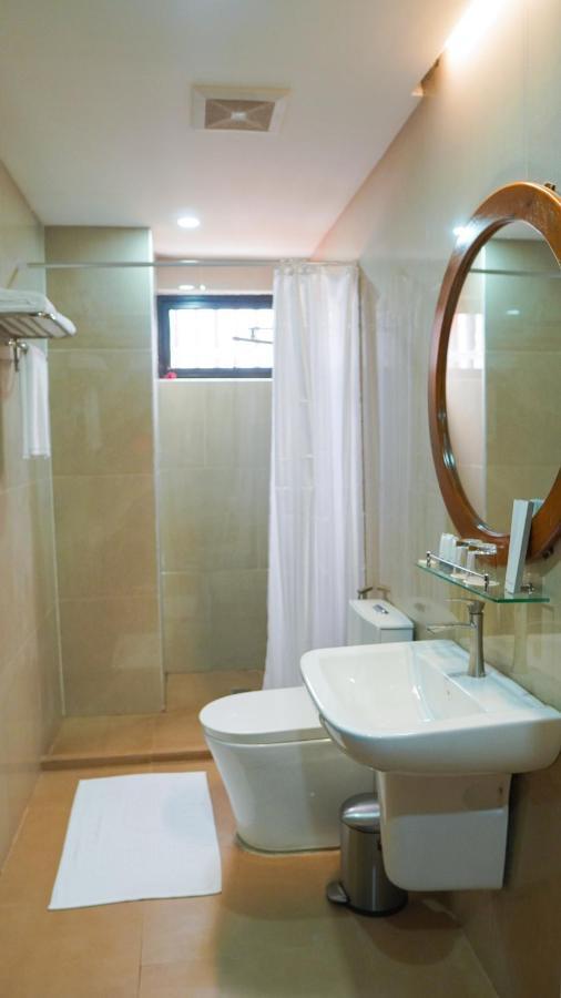 Aya Hotel & Residences Clarin  Екстериор снимка