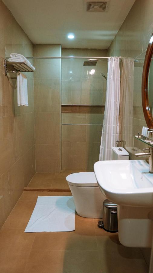 Aya Hotel & Residences Clarin  Екстериор снимка