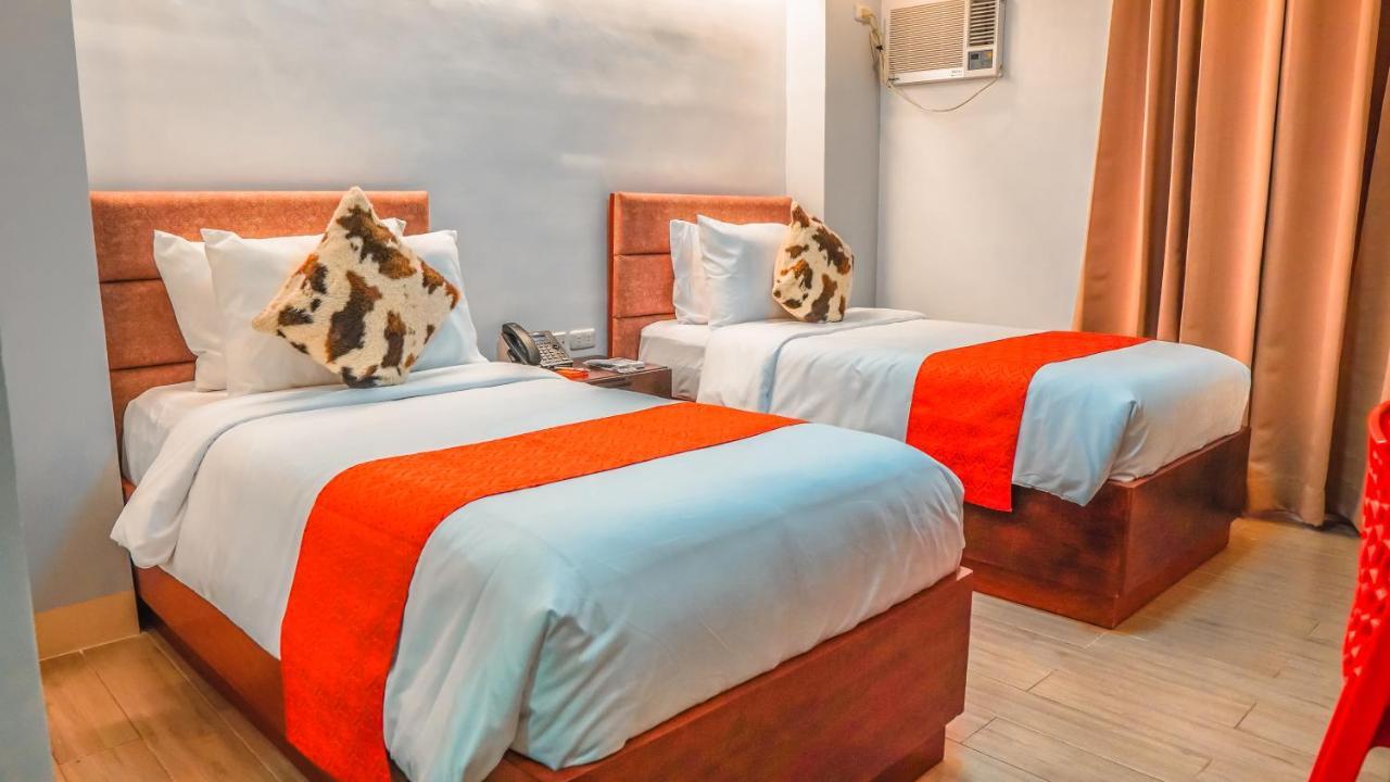 Aya Hotel & Residences Clarin  Екстериор снимка
